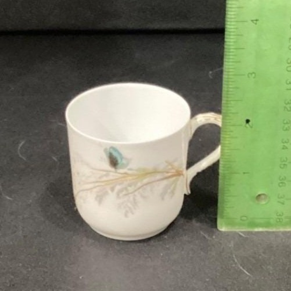 Haviland Limoges Meadow Visitors Teacup & Saucer, Two Piece Set Butterfly Design - Picture 16 of 17